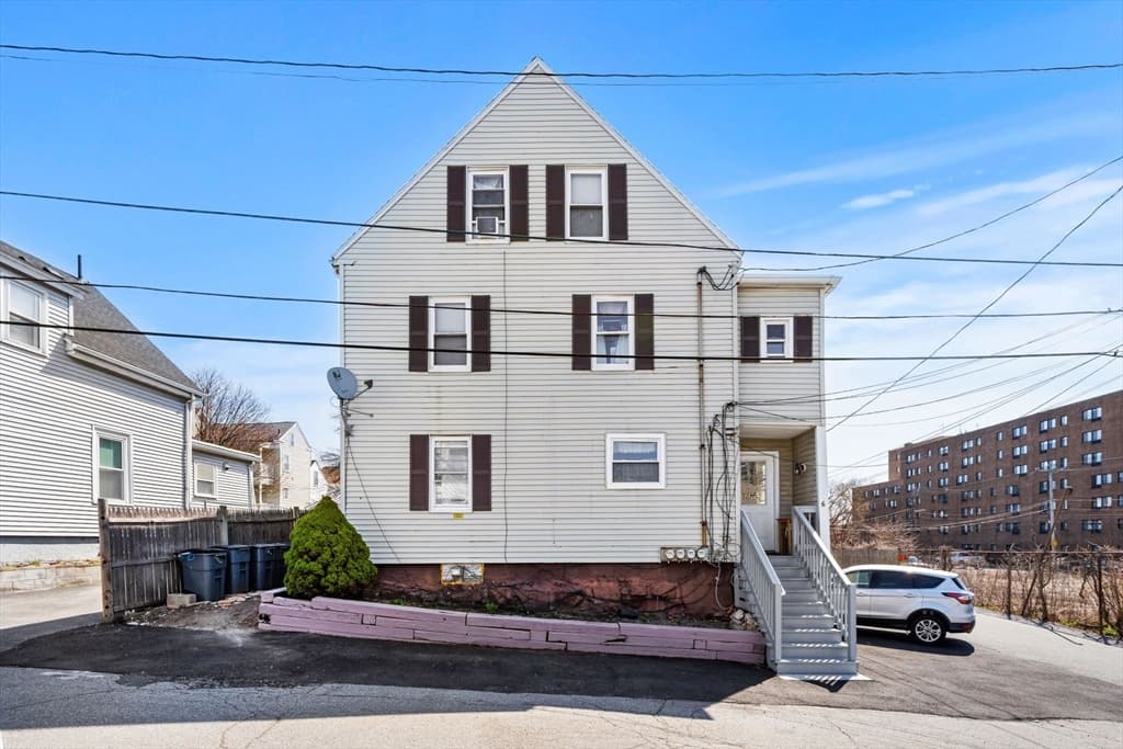 6 Munroe St, Peabody MA 01960