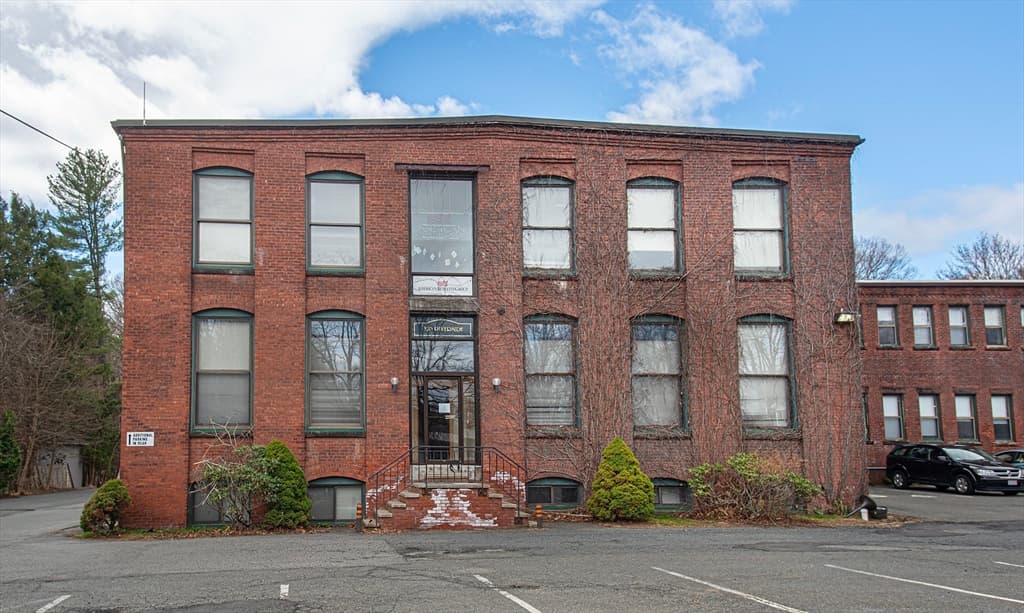 320 Riverside Dr # 3, Northampton MA 01062