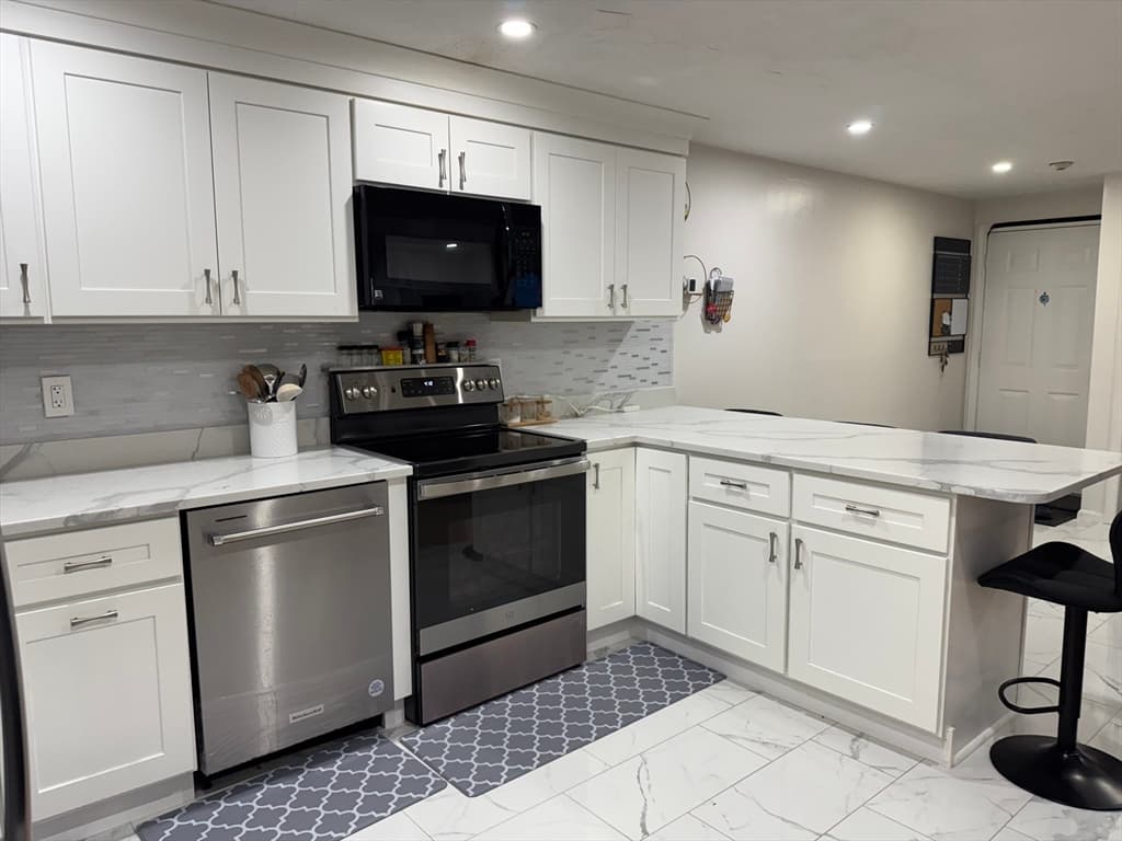 Condominium at 75 Huntoon Memorial Hwy # 3, Leicester MA 01524, Leicester, photo 3 of 20