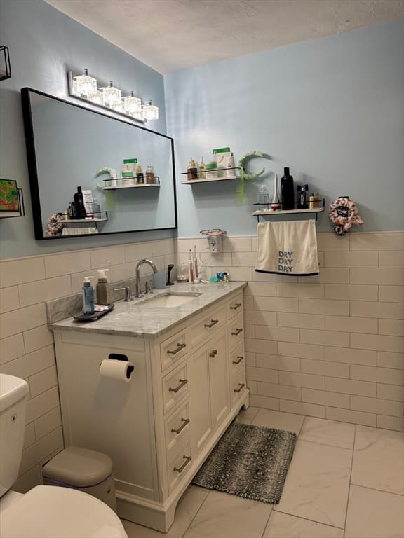 Condominium at 75 Huntoon Memorial Hwy # 3, Leicester MA 01524, Leicester, photo 11 of 20