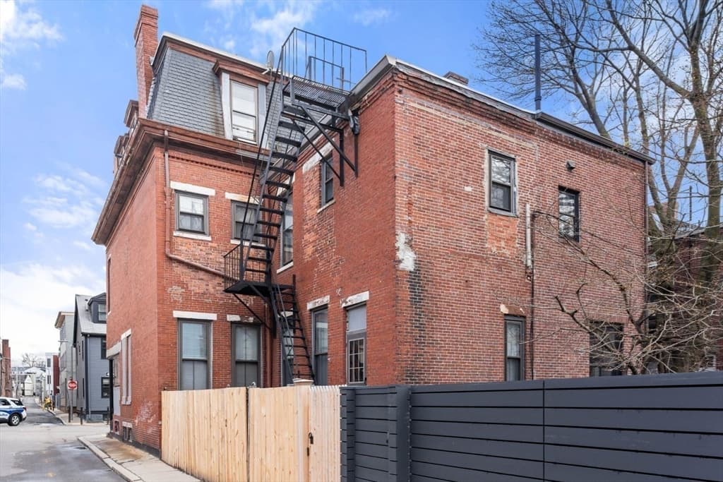 3 Family - 3 Units Up/Down at 124 F St, Boston MA 02127, Boston, photo 6 of 26