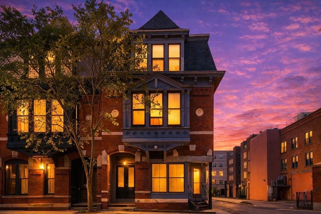 124 F St, Boston MA 02127