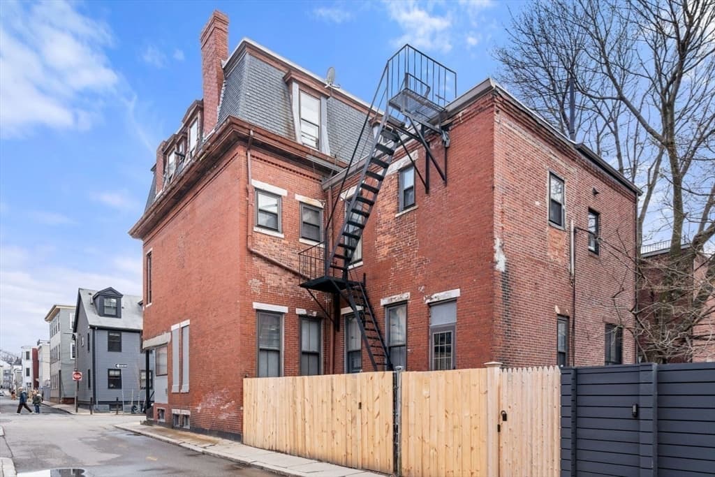 3 Family - 3 Units Up/Down at 124 F St, Boston MA 02127, Boston, photo 5 of 26