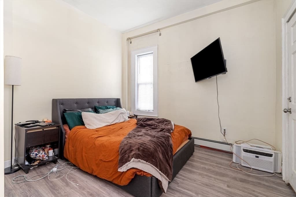 3 Family - 3 Units Up/Down at 124 F St, Boston MA 02127, Boston, photo 18 of 26