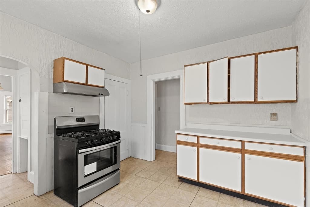 3 Family at 22 Elm St, Lynn MA 01905, photo 26 of 35