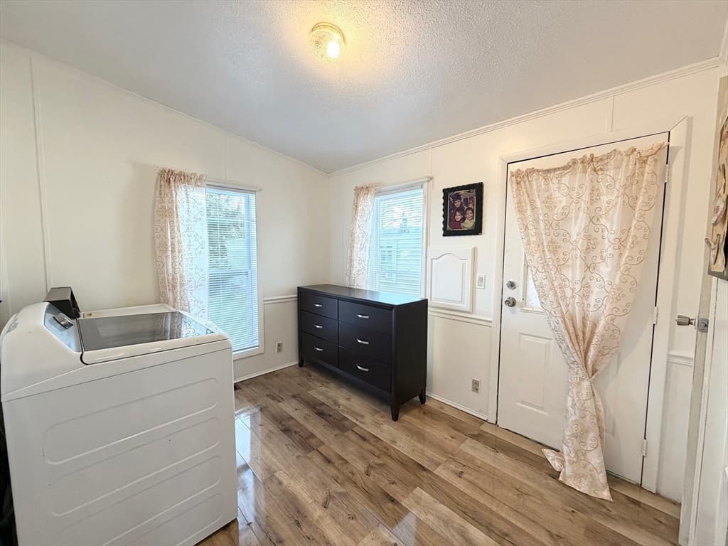 16 Mobile Home Way, Springfield MA 01119 photo 5