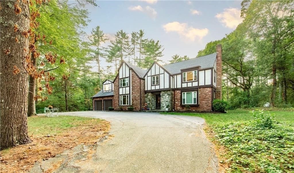 6 Running Stream Road, Rehoboth MA 02769