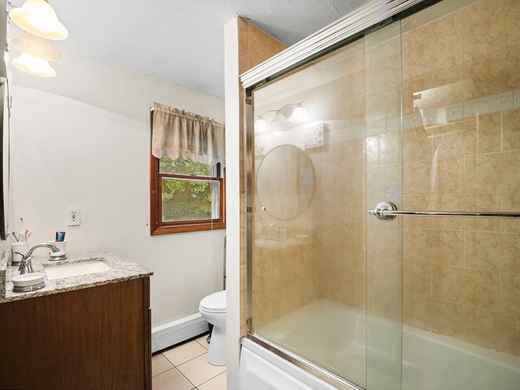 Single Family Residence at 611 Oxford Street South, Auburn MA 01501, Auburn, photo 16 of 42