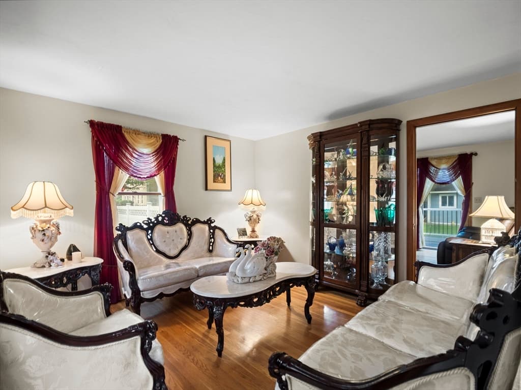 Single Family Residence at 611 Oxford Street South, Auburn MA 01501, Auburn, photo 5 of 42