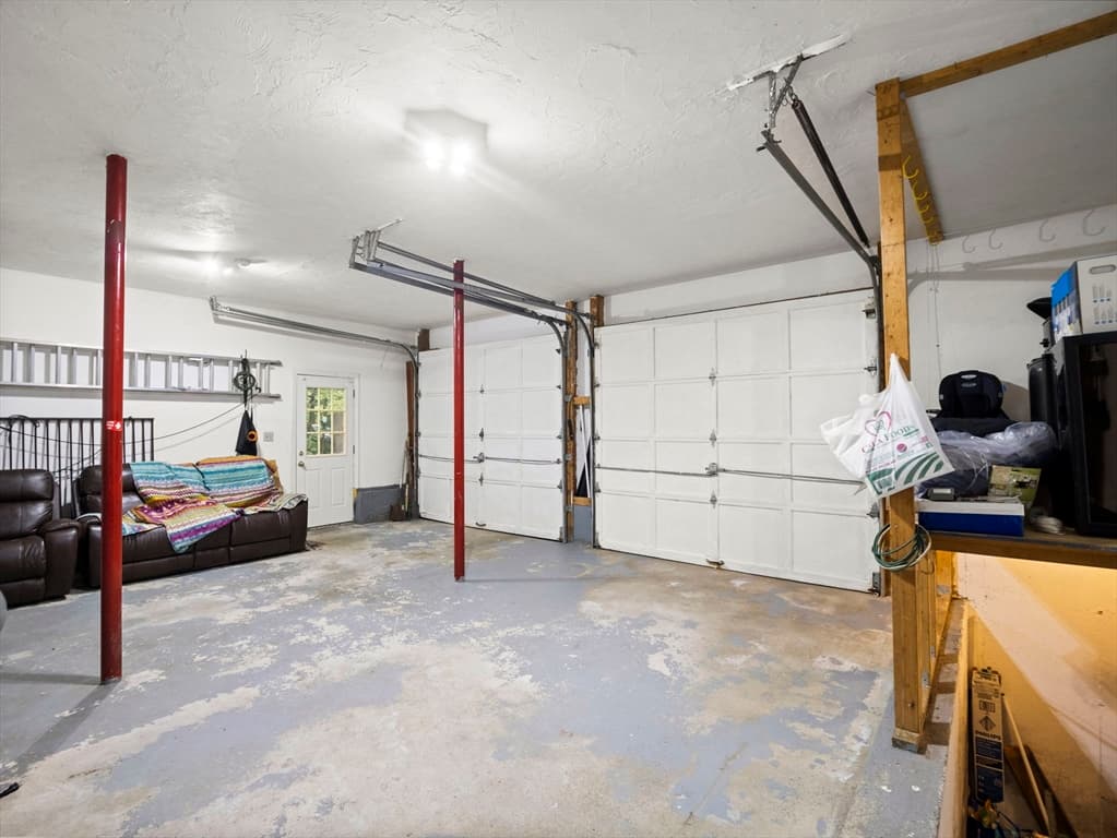Single Family Residence at 611 Oxford Street South, Auburn MA 01501, Auburn, photo 38 of 42