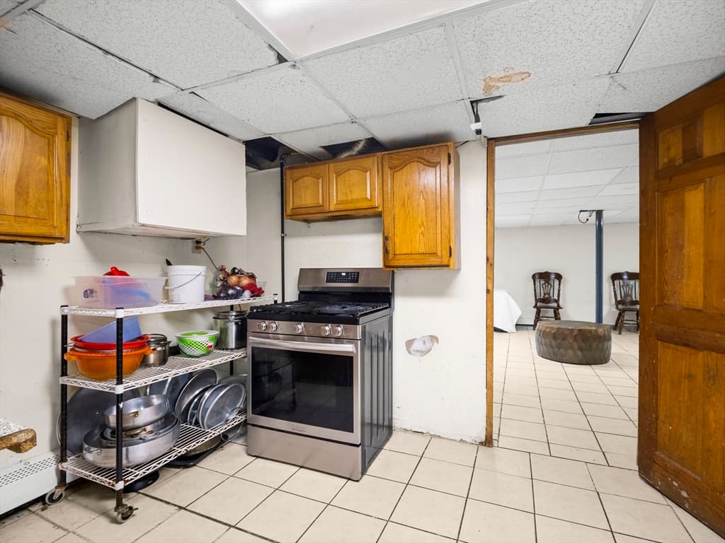 Single Family Residence at 611 Oxford Street South, Auburn MA 01501, Auburn, photo 33 of 42