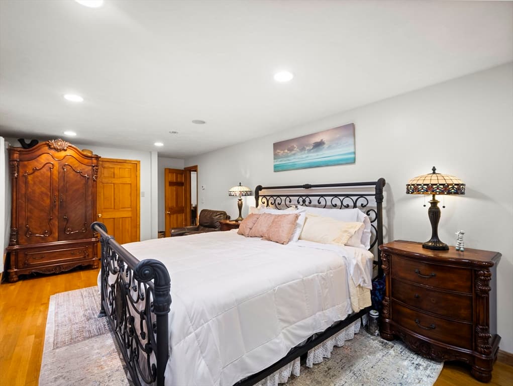 Single Family Residence at 611 Oxford Street South, Auburn MA 01501, Auburn, photo 18 of 42