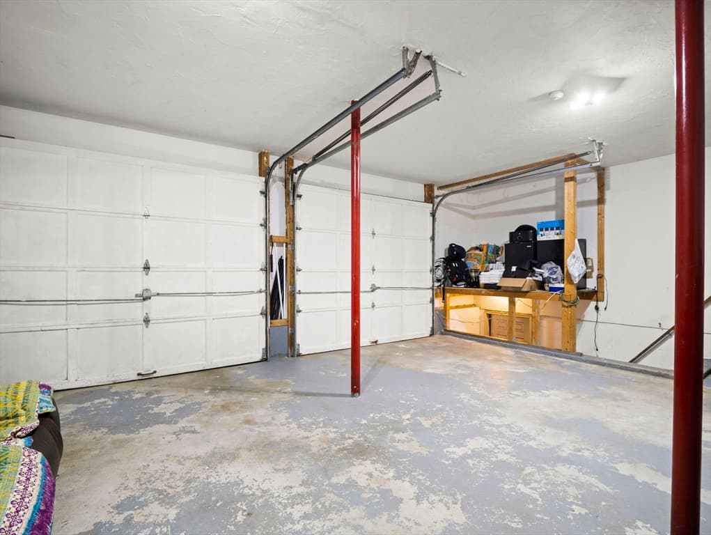 Single Family Residence at 611 Oxford Street South, Auburn MA 01501, Auburn, photo 37 of 42