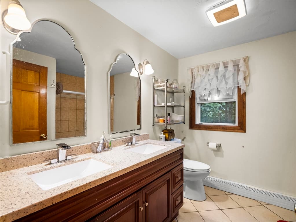 Single Family Residence at 611 Oxford Street South, Auburn MA 01501, Auburn, photo 21 of 42