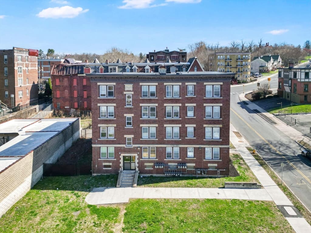 120-122 Central St, Springfield MA 01105