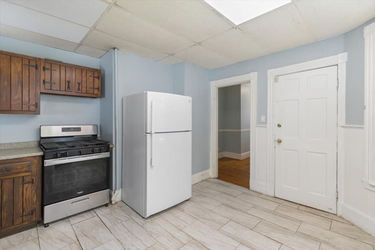 2 Family - 2 Units Up/Down at 293 Albion St, Wakefield MA 01880, Wakefield, photo 10 of 42