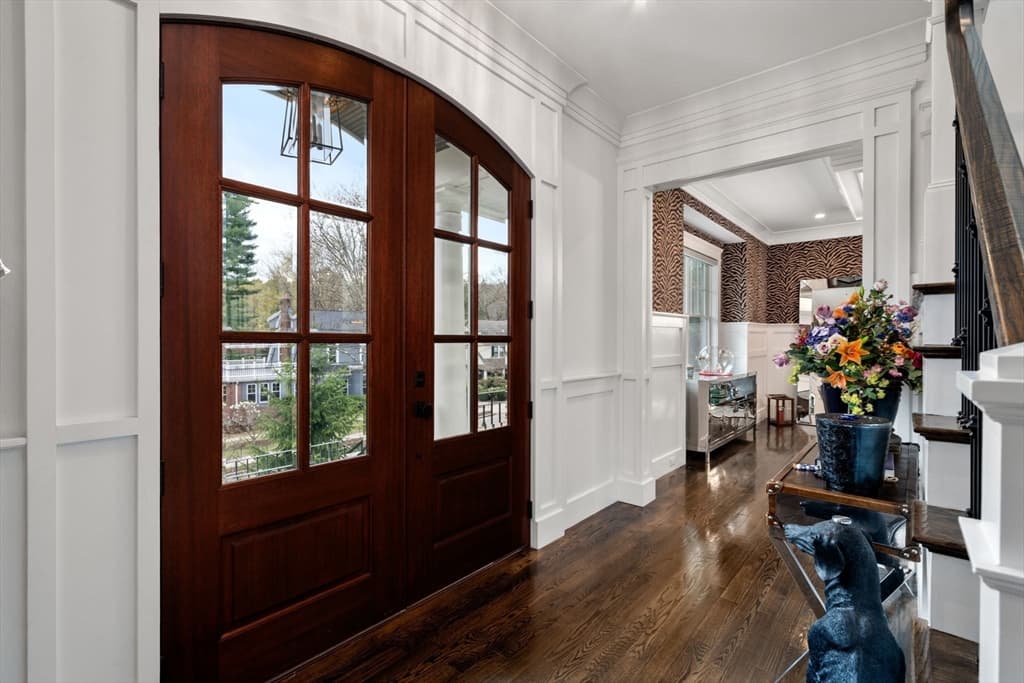 136 Beaumont Ave, Newton MA 02460 photo 4
