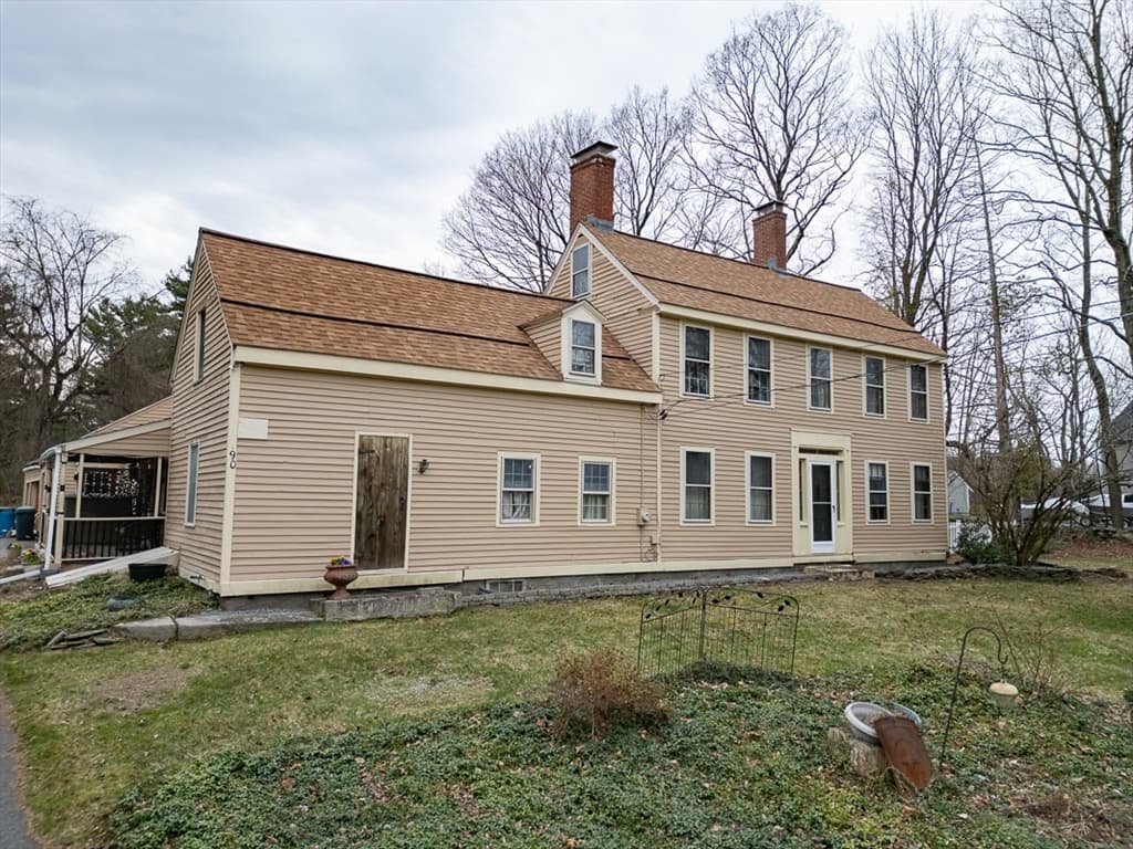 90 Arbor St, Lunenburg MA 01462