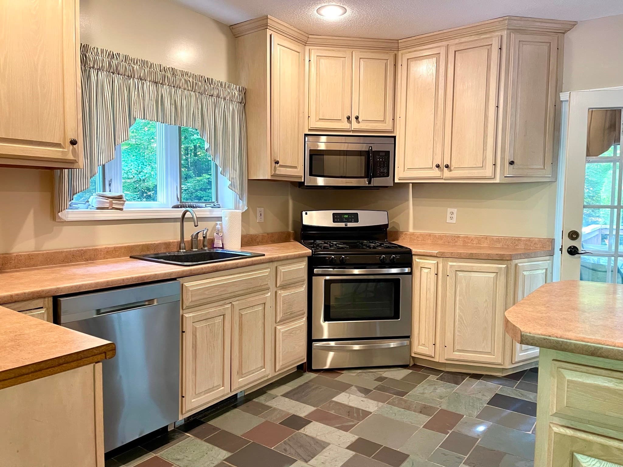 Single Family Residence at 1511 Dunhamtown Brimfield Rd, Brimfield MA 01010, Brimfield, photo 6 of 42