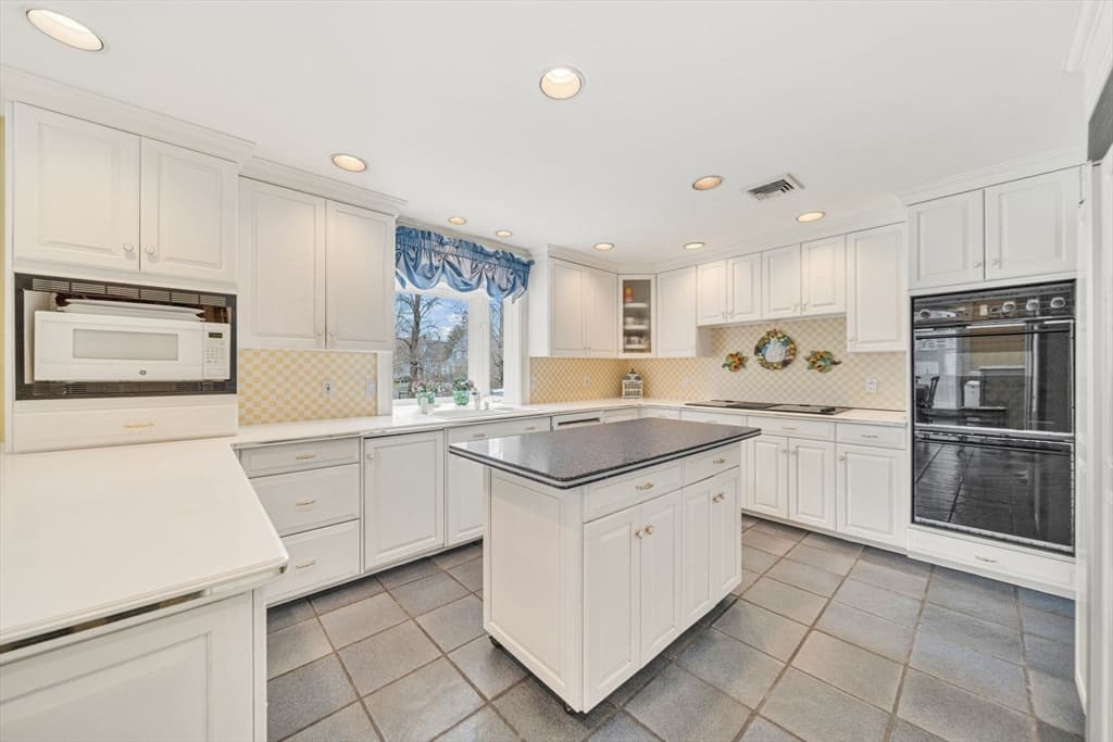 131 Fair Oaks Park, Needham MA 02492 photo 19