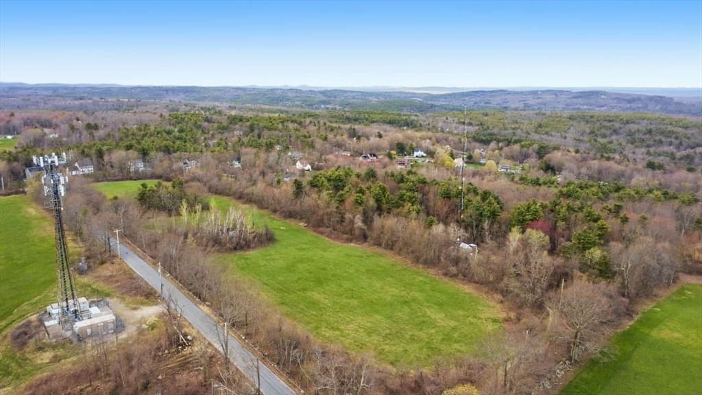 465 Alpine Rd, Fitchburg MA 01420