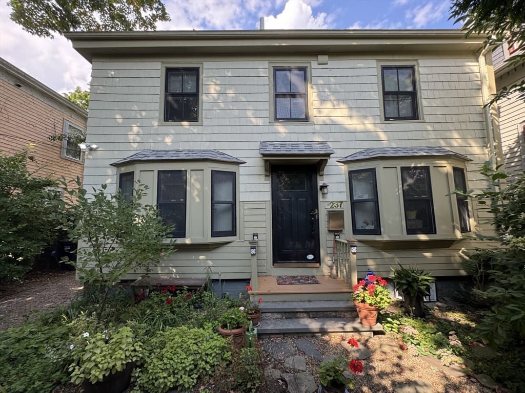 237-239 Mt Auburn Street, Cambridge MA 02138