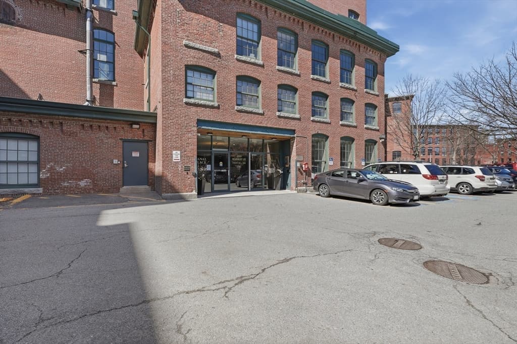 Condominium at 200 Market Street # 306, Lowell MA 01852, photo 22 of 23