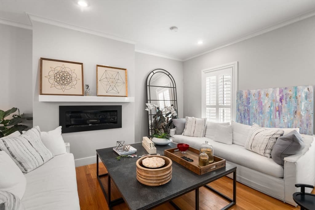 Single Family Residence at 75 Auburn St, Newton MA 02466, photo 5 of 34