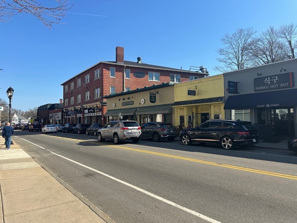 10-12 Court St, Plymouth MA 02360