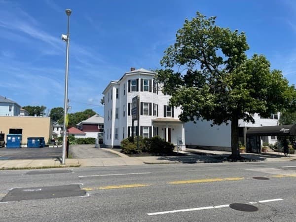 440 Park Ave, Worcester MA 01610