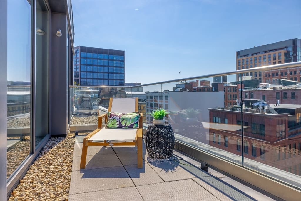Condominium at 346 Congress St # 703, Boston MA 02210, photo 27 of 38