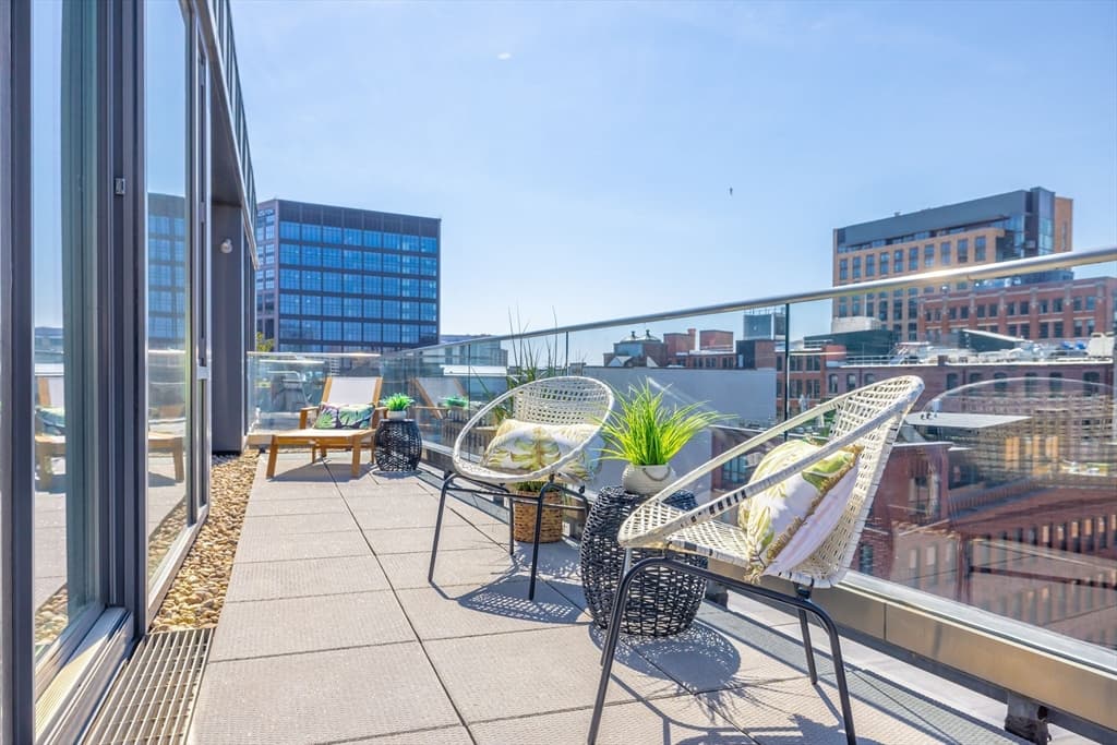Condominium at 346 Congress St # 703, Boston MA 02210, photo 26 of 38