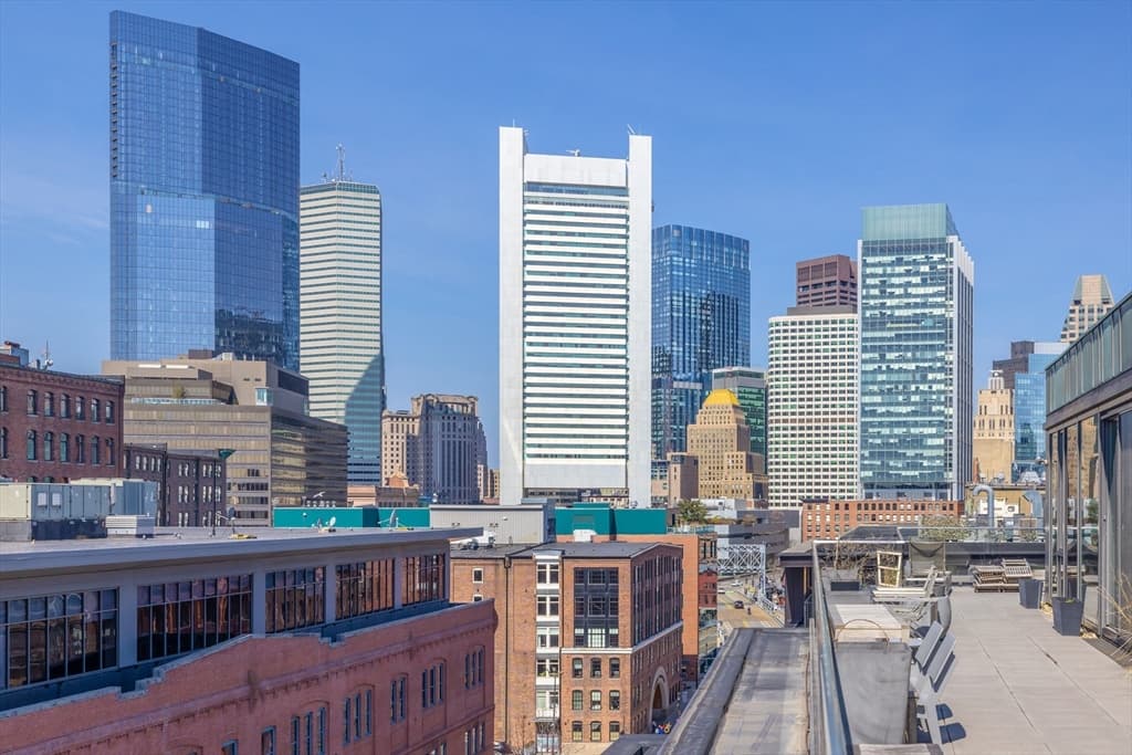 Condominium at 346 Congress St # 703, Boston MA 02210, photo 20 of 38
