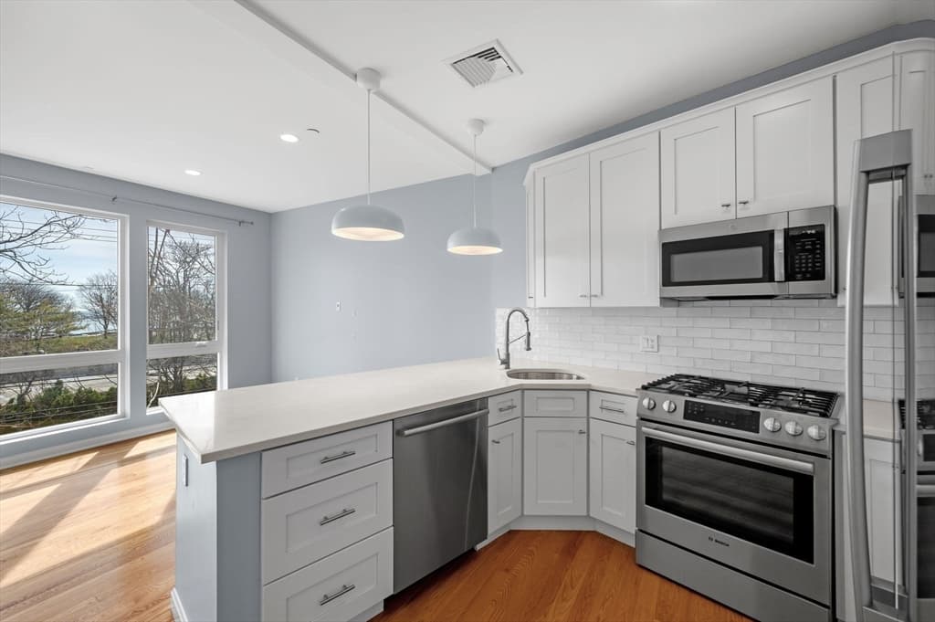 Condominium at 172 Kimball Ave # 2B, Revere MA 02151, photo 3 of 36