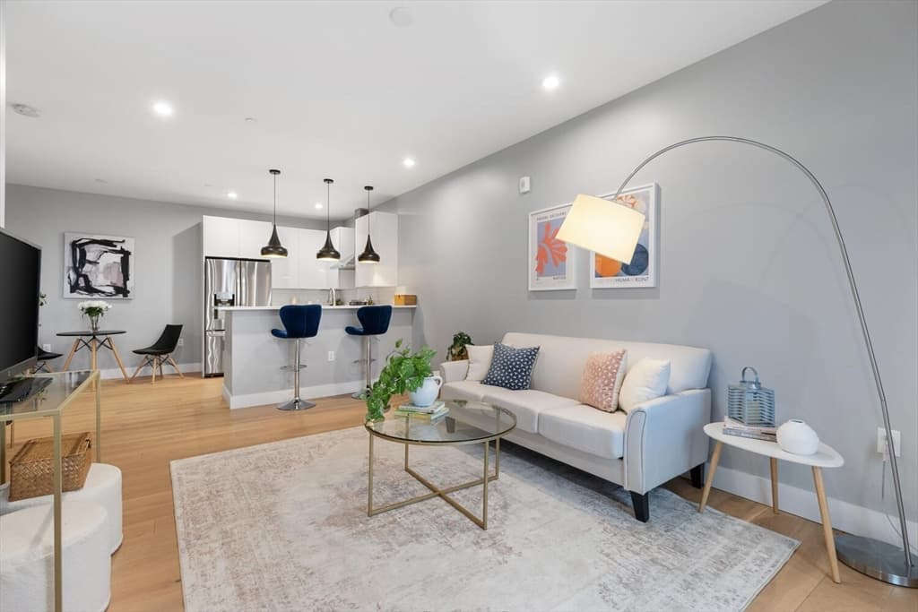60 Cross St, East # 103, Somerville MA 02145