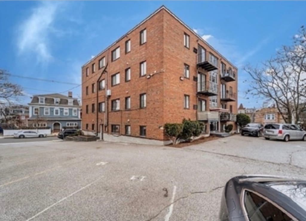 Condominium at 39 Crescent Ave # 9, Chelsea MA 02150, Chelsea, photo 12 of 12