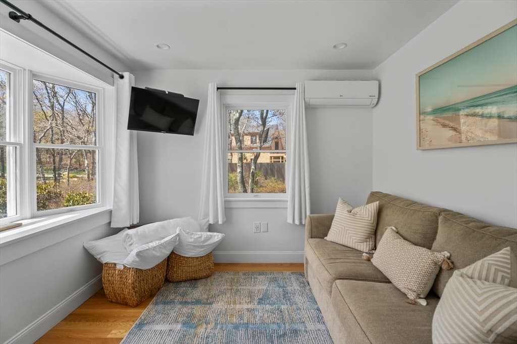 Single Family Residence at 105 Whalers Walk, Edgartown MA 02539, photo 17 of 28