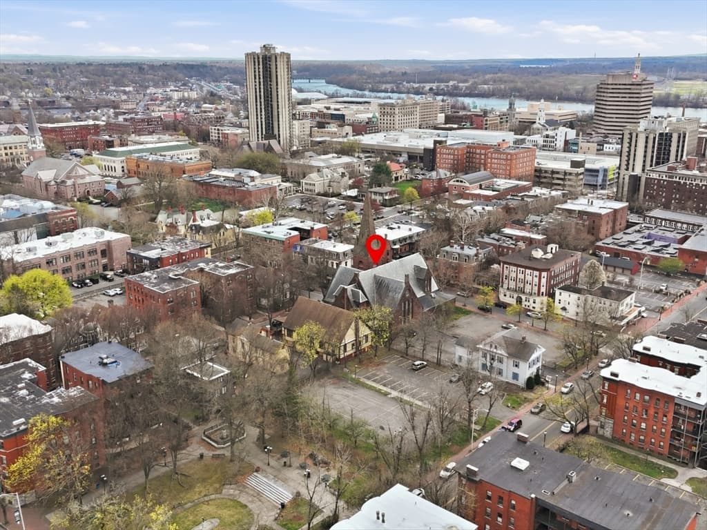 18 Salem St, Springfield MA 01105