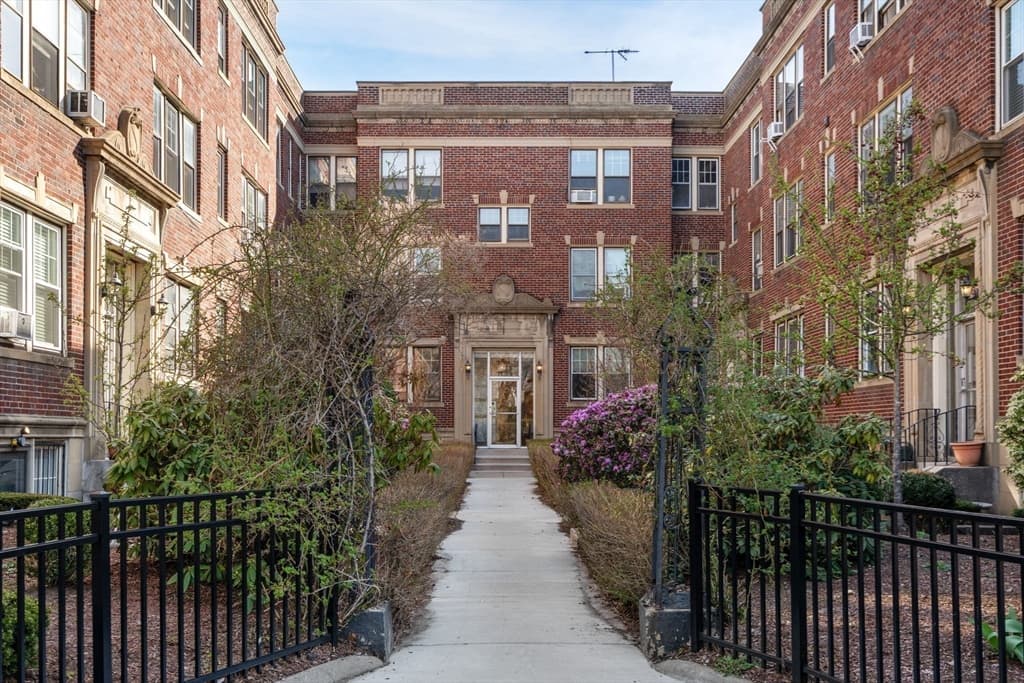 461 Washington Street # 1, Brookline MA 02446