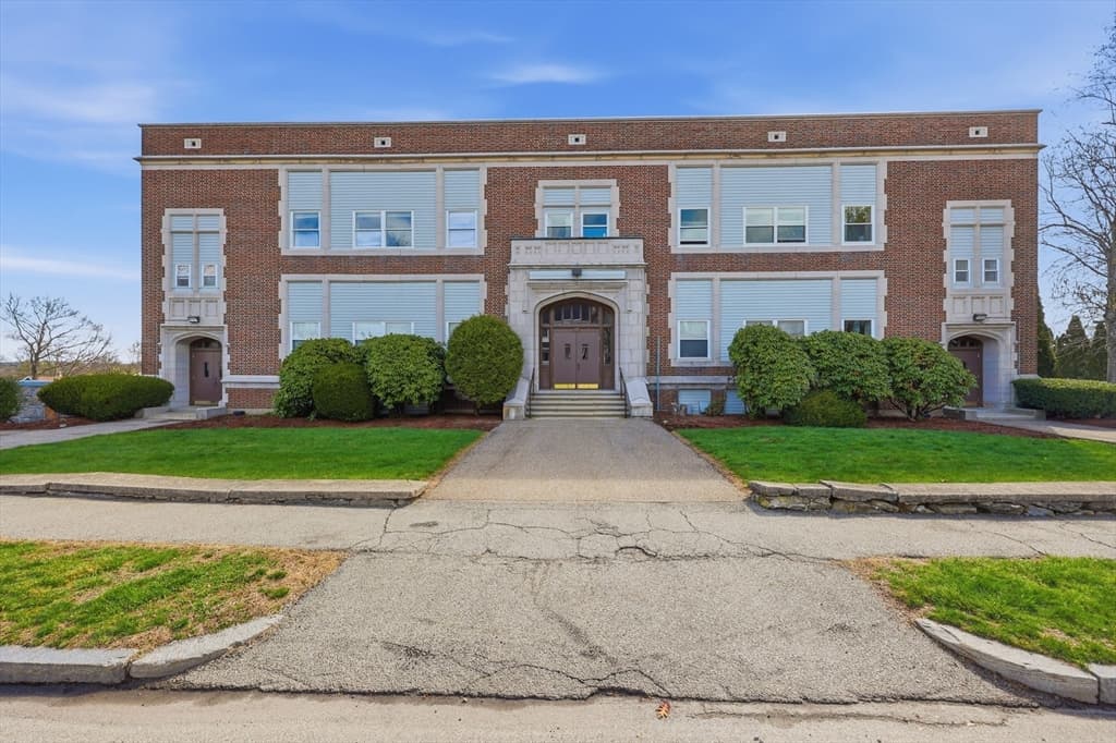 21 Middlesex Avenue # 305, Worcester MA 01604