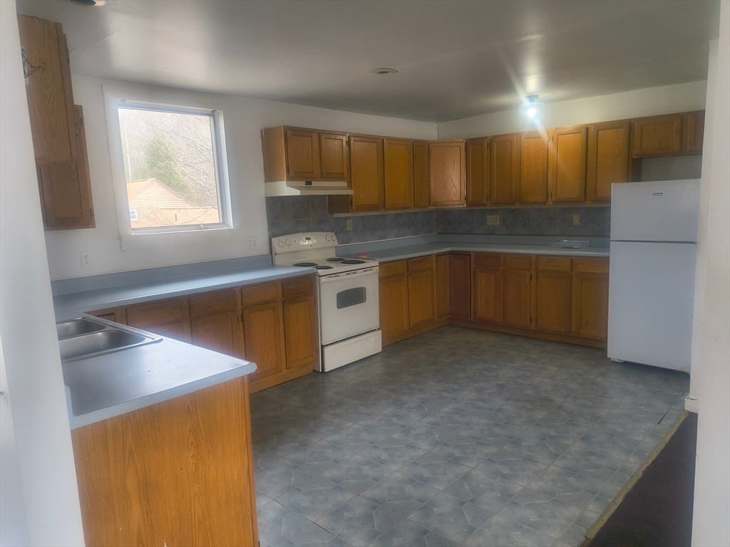 Multi Family at 6 Maple St, Chester MA 01011, Chester, photo 4 of 28