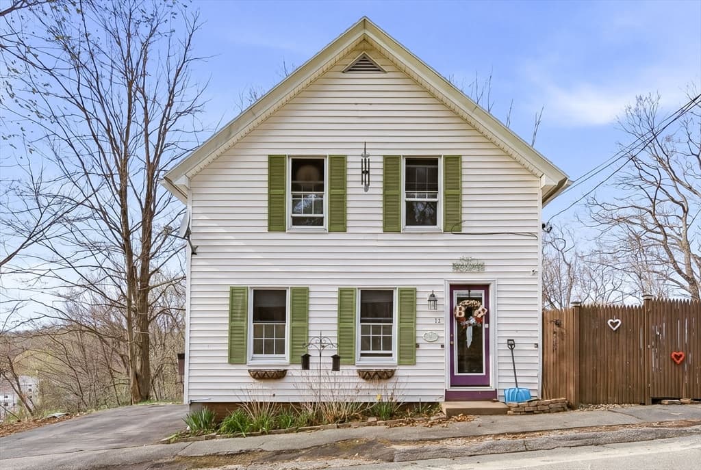 13 Keyes St, Warren MA 01083