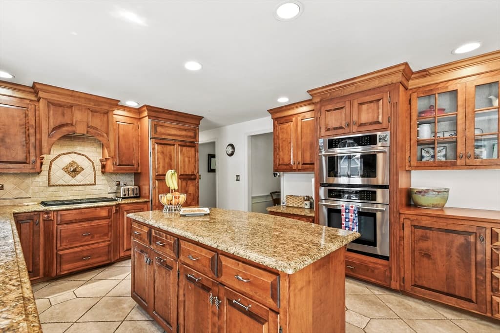 Single Family Residence at 145 Stonehill Road, East Longmeadow MA 01028, East Longmeadow, photo 5 of 42