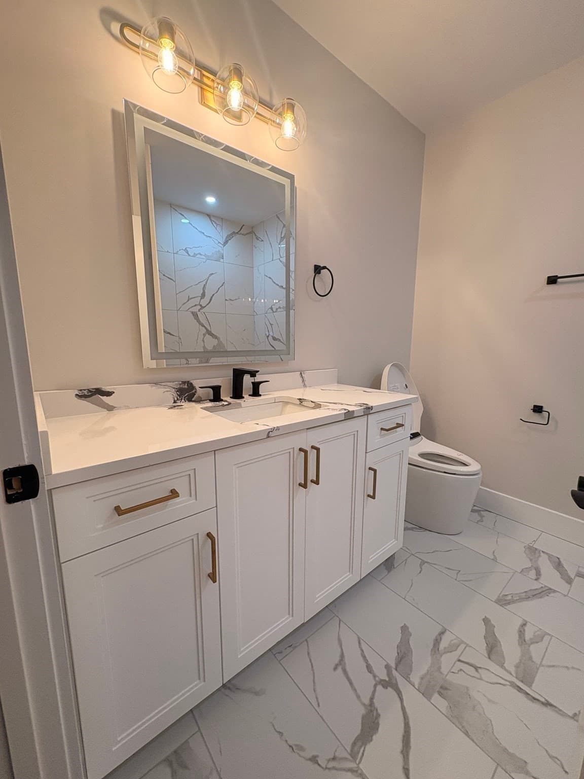 Condominium at 441 Washington St # 305, Dedham MA 02026, photo 9 of 21