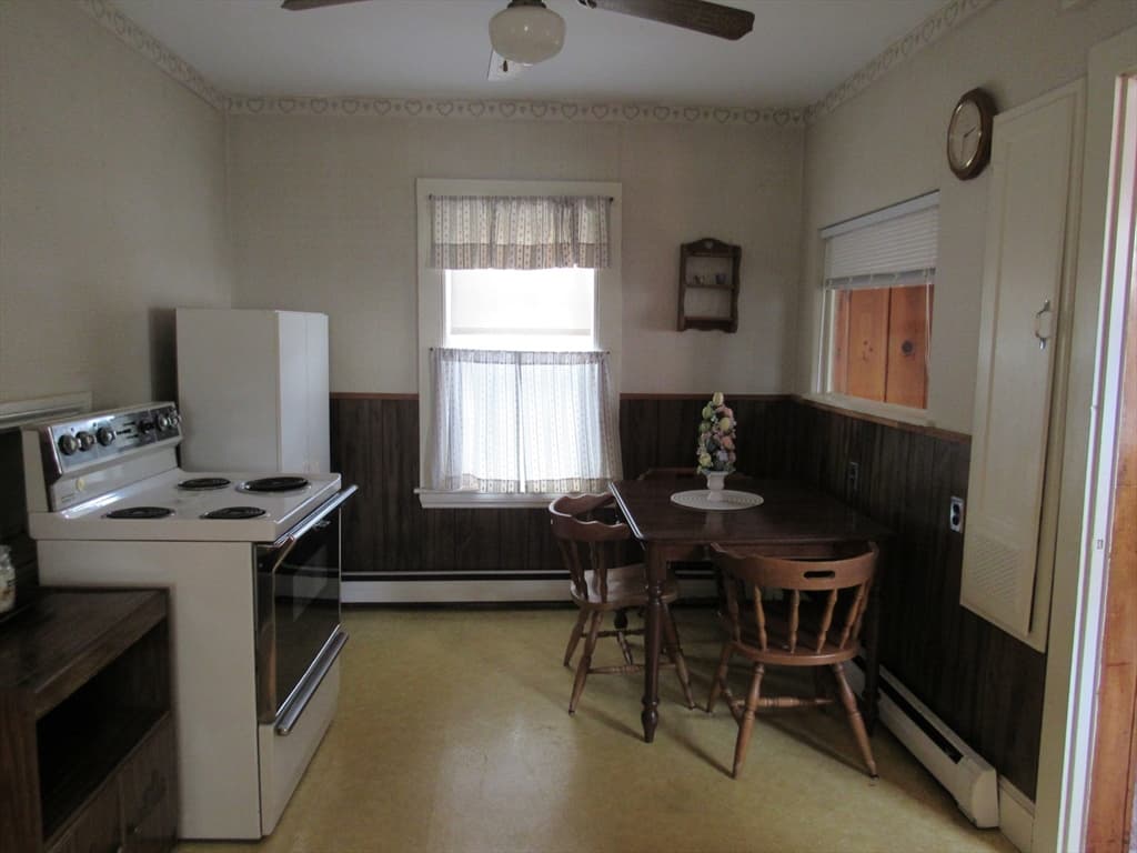 Single Family Residence at 260 Newbury Ave, Quincy MA 02171, photo 10 of 23