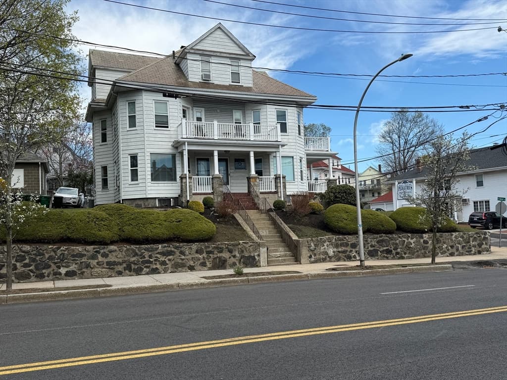 548-550 Mount Auburn St, Watertown MA 02472