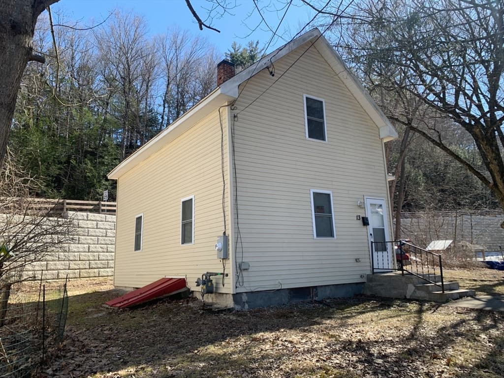 13 River St, Greenfield MA 01301