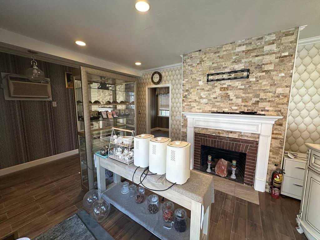 Commercial Sale at 96 Court St, Plymouth MA 02360, Plymouth, photo 5 of 19