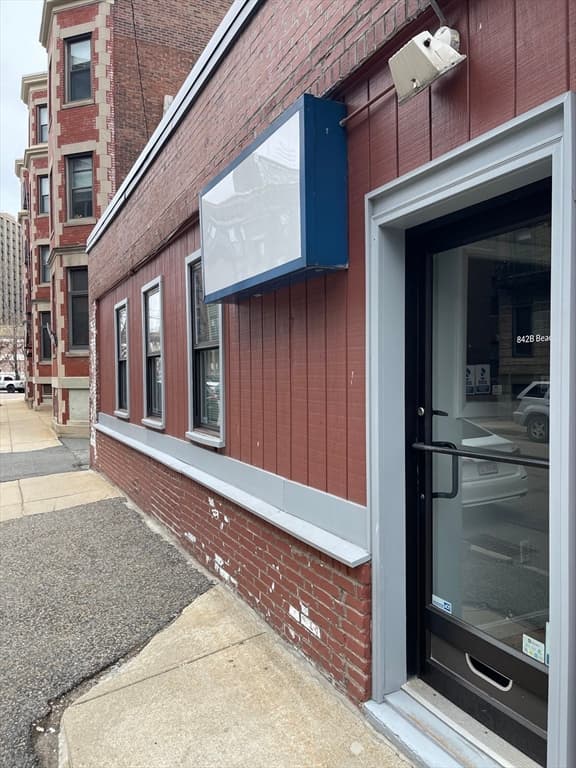 000 Beacon St, Boston MA 02215