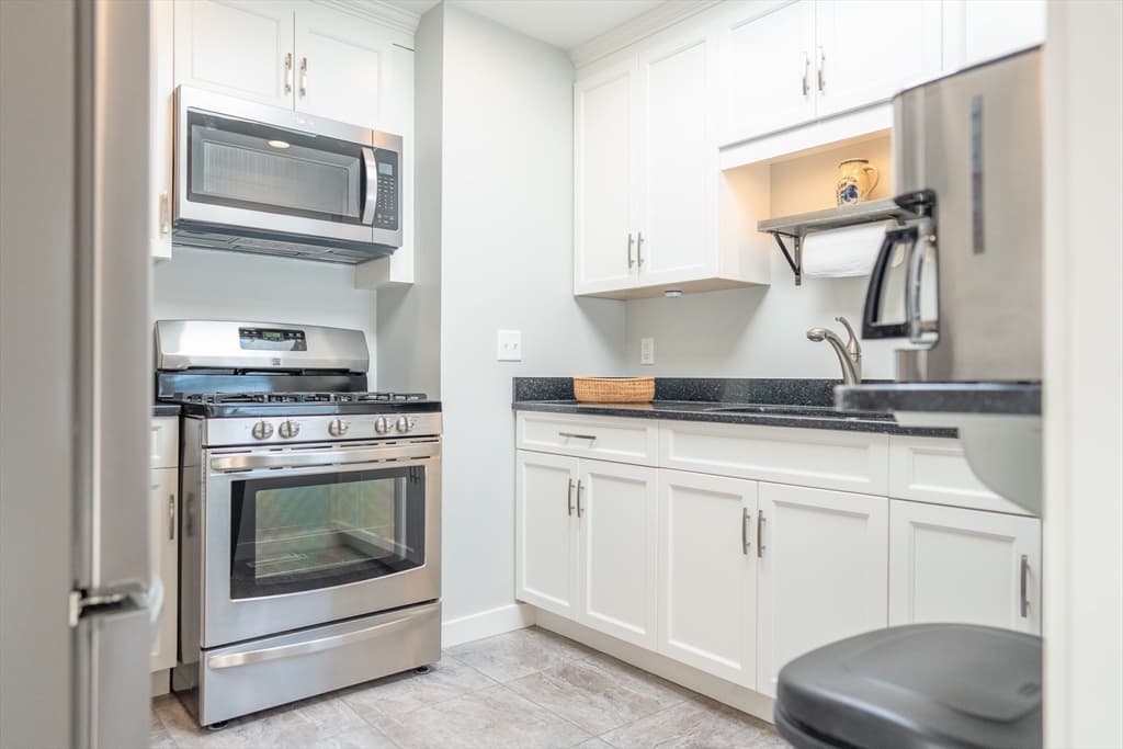 10 Essex Pl, Harwich MA 02646 photo 13